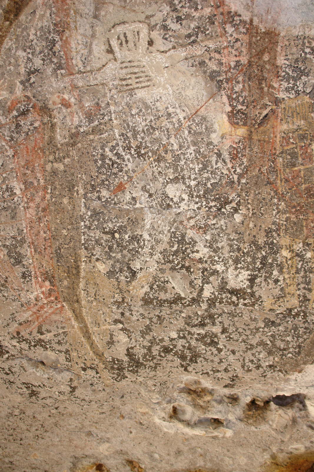 "El muerto", named by Dahlgren.  It has ears.  On the left is a red/black mono with a headdress that looks like a pair of sheep horns.