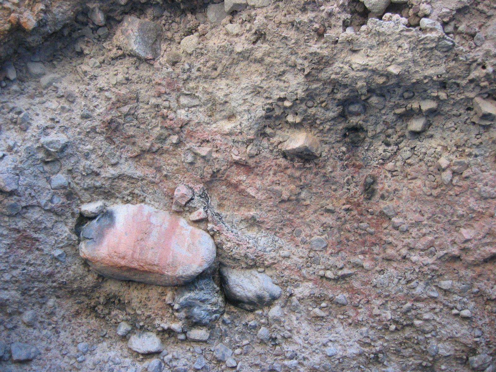 I call this site Mesa Potrero.  There are several caves with faint paintings near a trail that comes up from Loma Cuevada.  Arturo heard about paintings up here from someone at Viscaino.